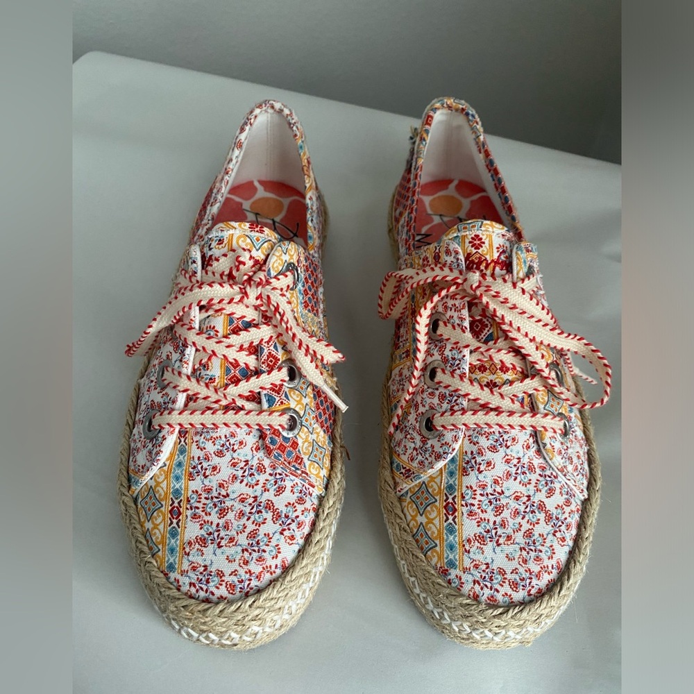 Blowfish Malibu Women's Buenos Sneakers Floral Design Print Sz 8